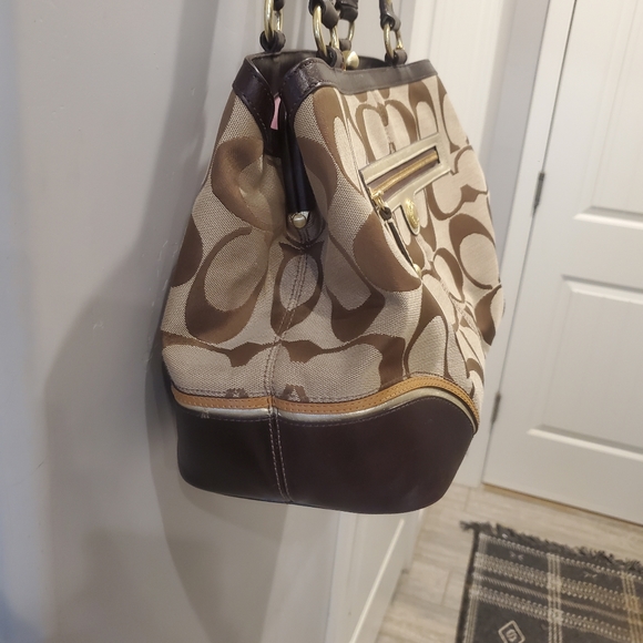 Coach Purse - Picture 4 of 7